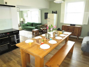 Entire Brighton townhouse close to beach and shops BN1